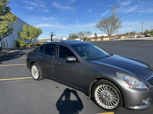 2013 INFINITI G37 x