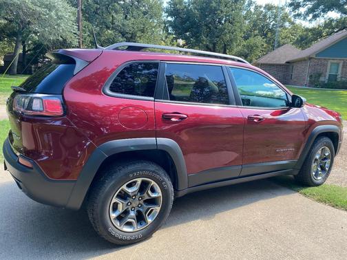 Red 2019 Jeep Cherokee Trailhawk