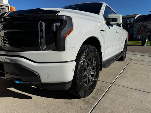 2023 Ford F-150 Lightning Platinum