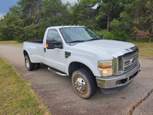 White 2010 Ford F-350 XLT Super Duty