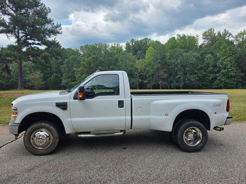 White 2010 Ford F-350 XLT Super Duty
