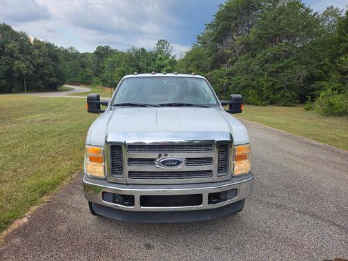 White 2010 Ford F-350 XLT Super Duty