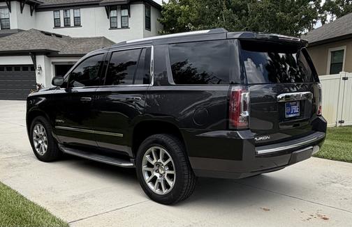 Gray 2017 GMC Yukon Denali