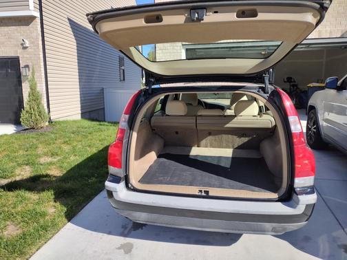 Black 2003 Volvo V70 2.4