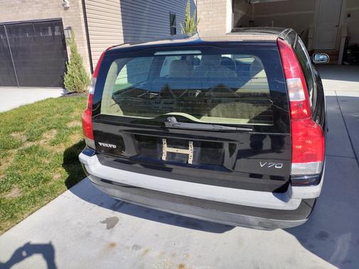 Black 2003 Volvo V70 2.4