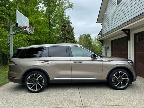 Gold 2020 Lincoln Aviator Reserve AWD