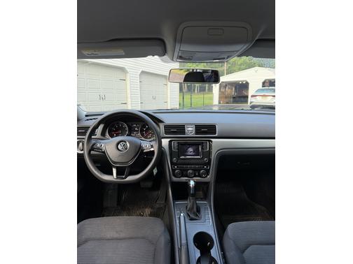 2016 Volkswagen Passat 1.8T S