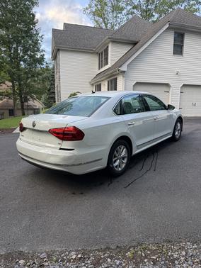 2016 Volkswagen Passat 1.8T S