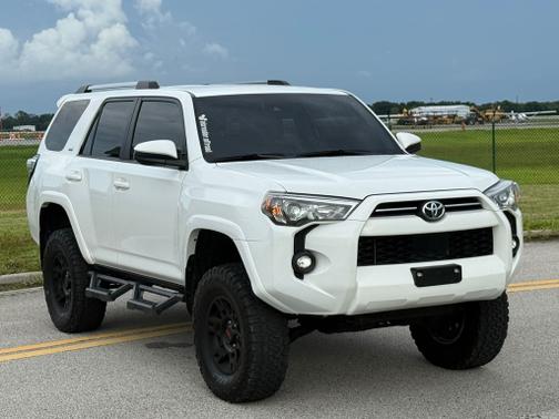 2022 Toyota 4Runner SR5