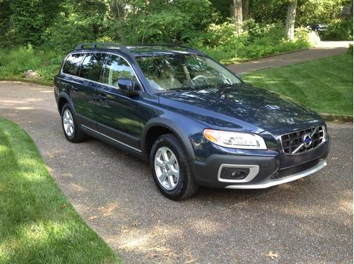 Blue 2013 Volvo XC70 3.2 Platinum