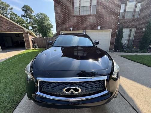 Black 2017 INFINITI QX70 Base