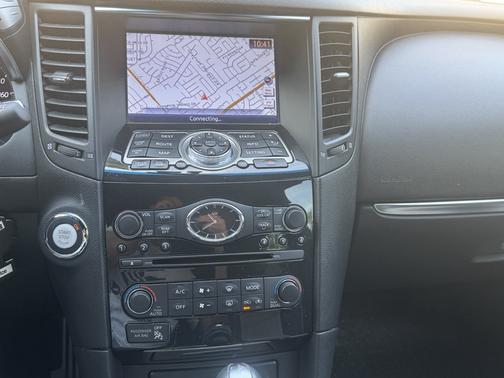 Black 2017 INFINITI QX70 Base