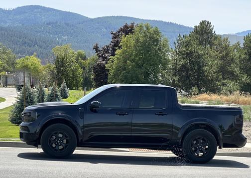 Black 2022 Ford Maverick Lariat