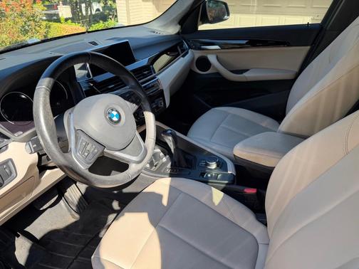 Blue 2018 BMW X1 sDrive28i