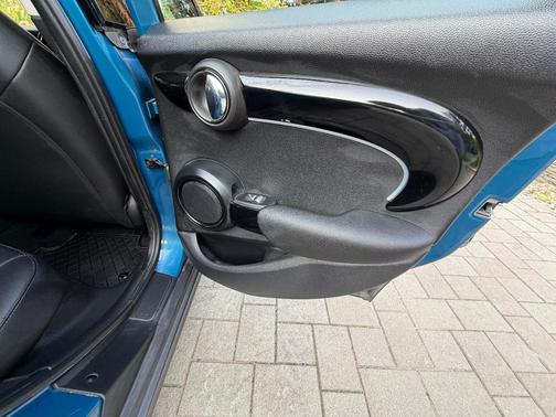 Blue 2024 MINI Hardtop Cooper