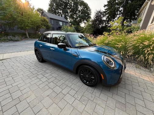Blue 2024 MINI Hardtop Cooper