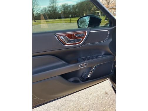 2017 Lincoln Continental Select