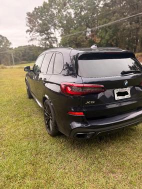 Black 2022 BMW X5 sDrive40i
