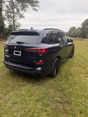 Black 2022 BMW X5 sDrive40i