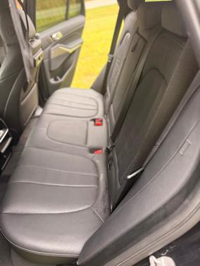 Black 2022 BMW X5 sDrive40i