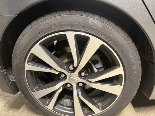 Gray 2017 Nissan Maxima 3.5 Platinum