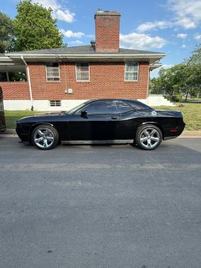Black 2013 Dodge Challenger SXT