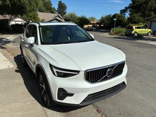 White 2025 Volvo XC40 B5 Plus Bright Theme