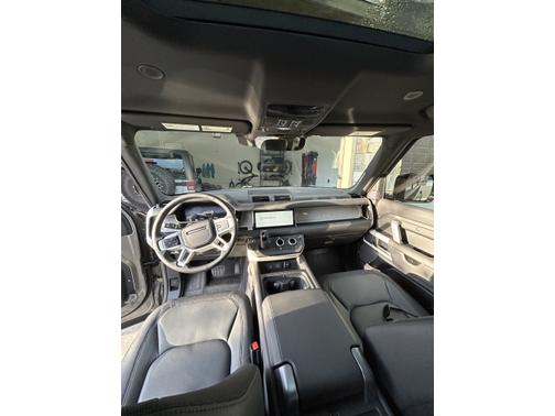 2024 Land Rover Defender 110 P400 X-Dynamic SE