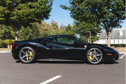 2017 Ferrari 488 GTB Base