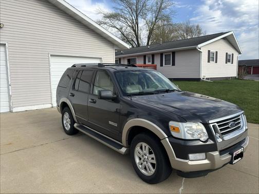Gray 2007 Ford Explorer Eddie Bauer