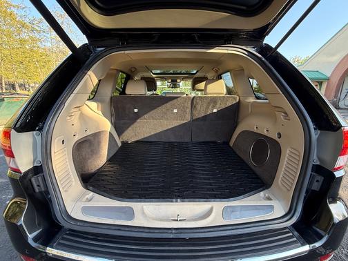 Black 2013 Jeep Grand Cherokee Overland