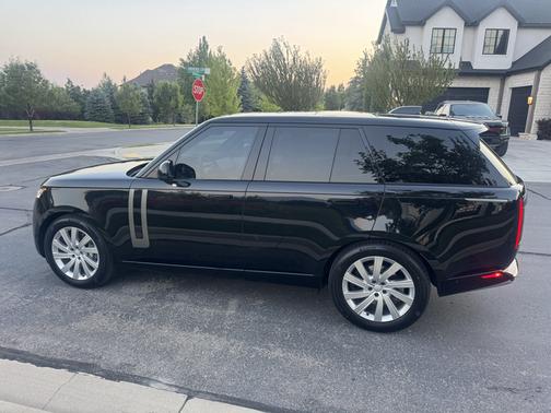 Black 2025 Land Rover Range Rover P400 SE SWB
