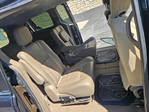 Black 2014 Chrysler Town & Country Touring