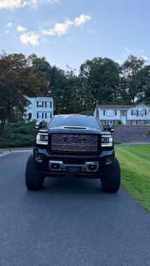 Black 2019 GMC Sierra 2500 Denali