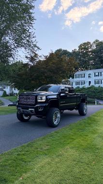 Black 2019 GMC Sierra 2500 Denali