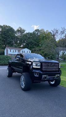Black 2019 GMC Sierra 2500 Denali