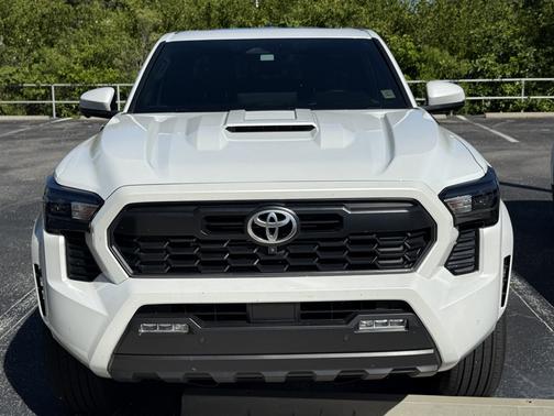 2024 Toyota Tacoma Hybrid TRD Sport