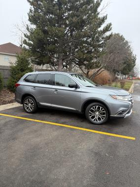 2017 Mitsubishi Outlander ES