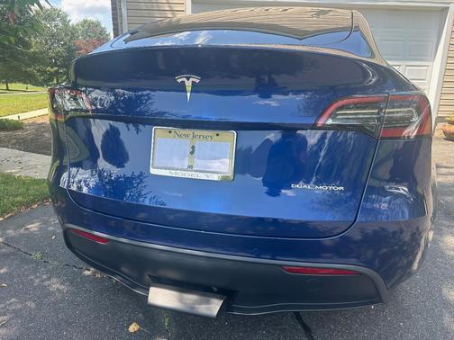 Blue 2022 Tesla Model Y Long Range