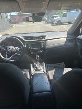 Green 2020 Nissan Rogue SV