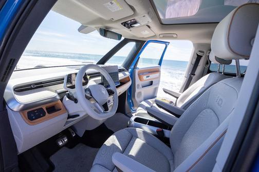 2025 Volkswagen ID. Buzz 1st Edition RWD w/Two-Tone