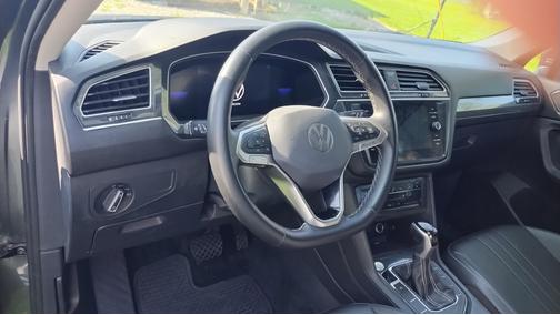Gray 2024 Volkswagen Tiguan 2.0T SE