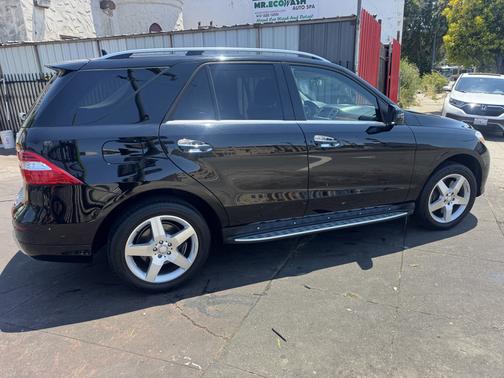 Black 2013 Mercedes-Benz M-Class ML 550 4MATIC