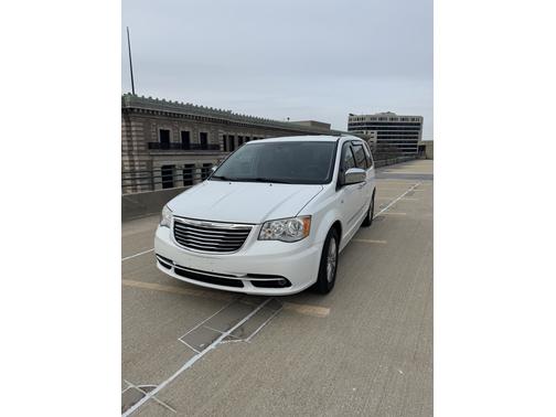 2014 Chrysler Town & Country Touring-L
