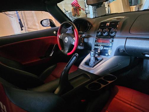 Black 2007 Saturn Sky Red Line
