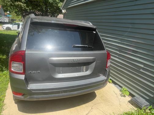 Gray 2011 Jeep Compass Sport