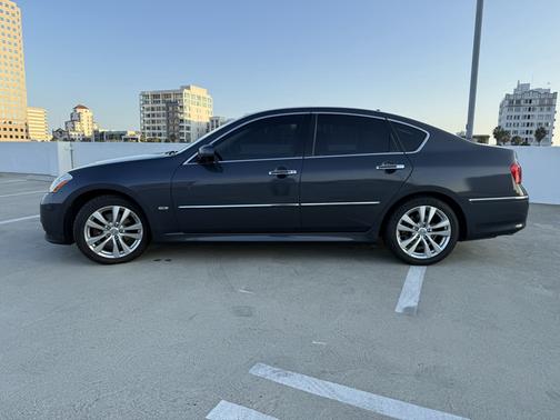 2009 INFINITI M35 Base