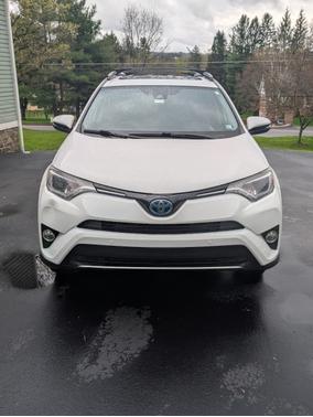 White 2017 Toyota RAV4 Hybrid XLE