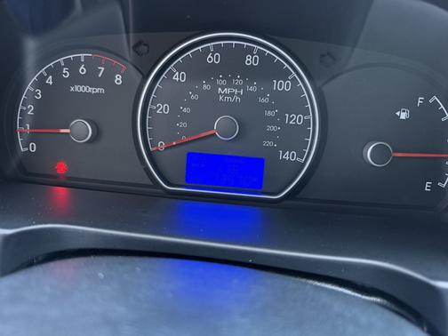 Gray 2010 Hyundai ELANTRA SE