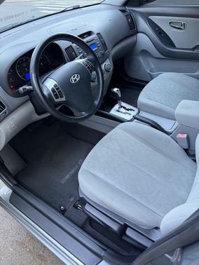 Gray 2010 Hyundai ELANTRA SE